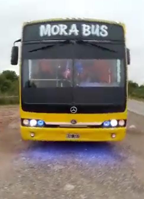 Colectivo naranja Mora Bus